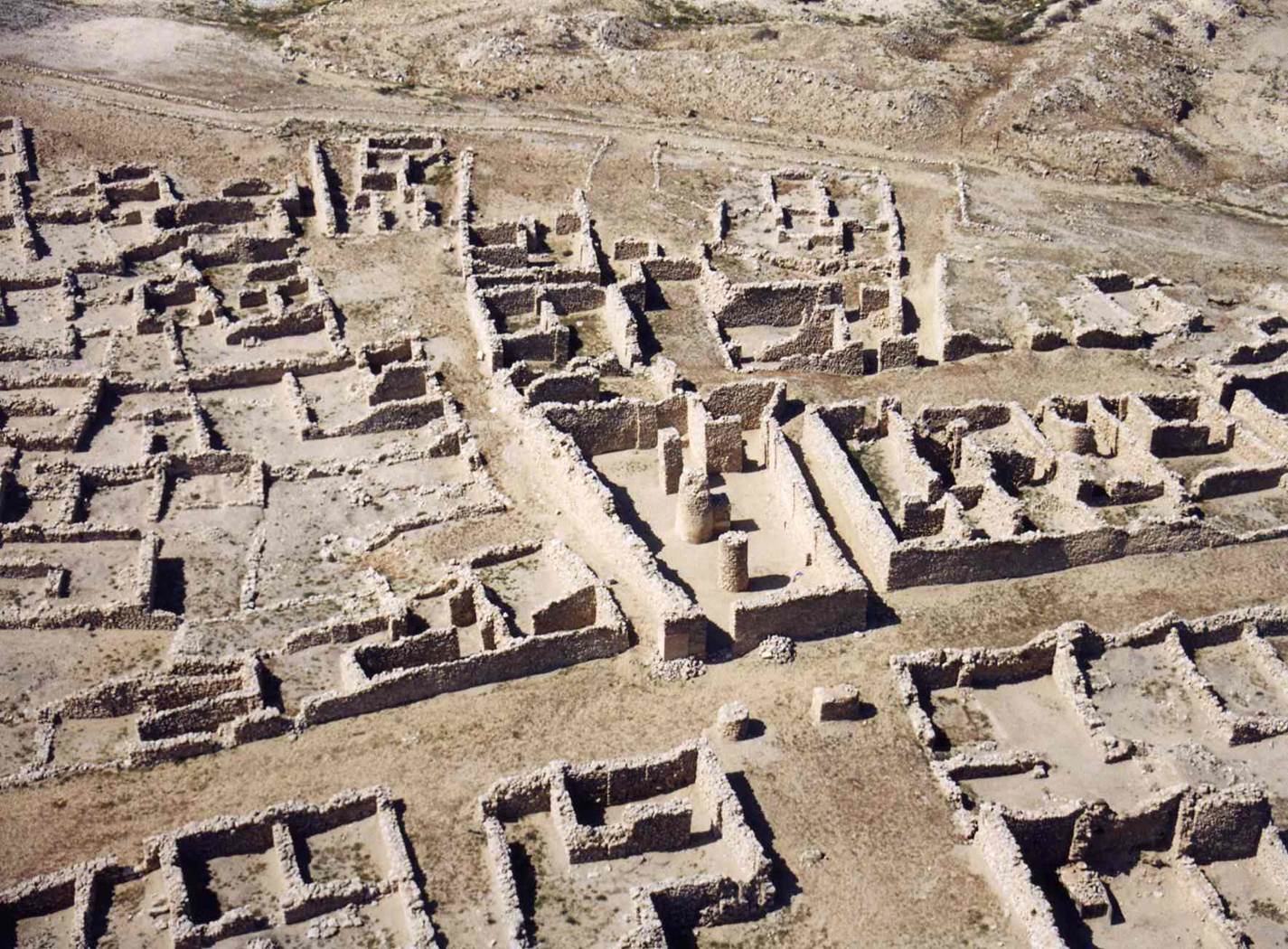 Saar burials historic places in Bahrain