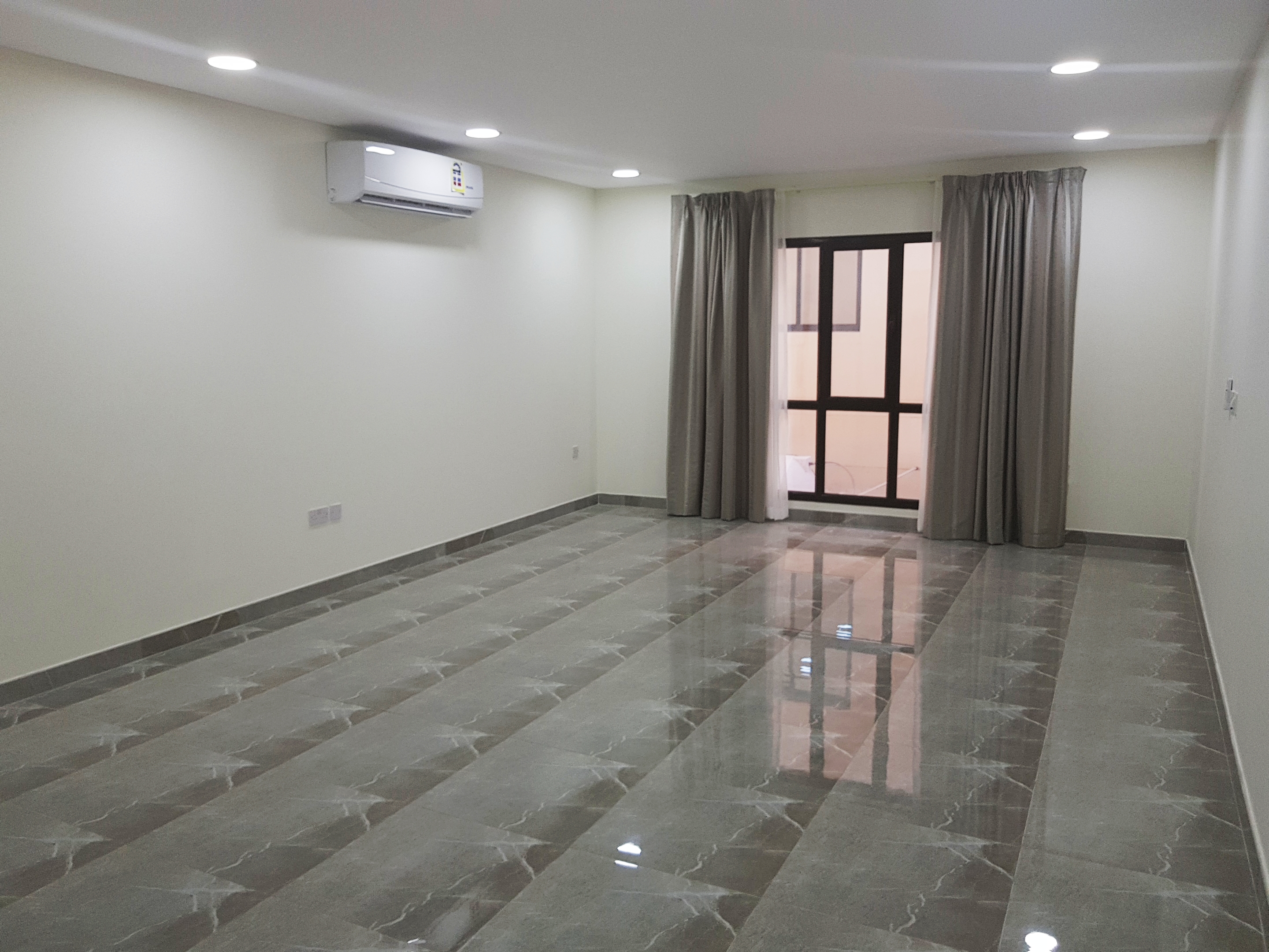 Brand new Semi Furnited 3 BR flat | Saar