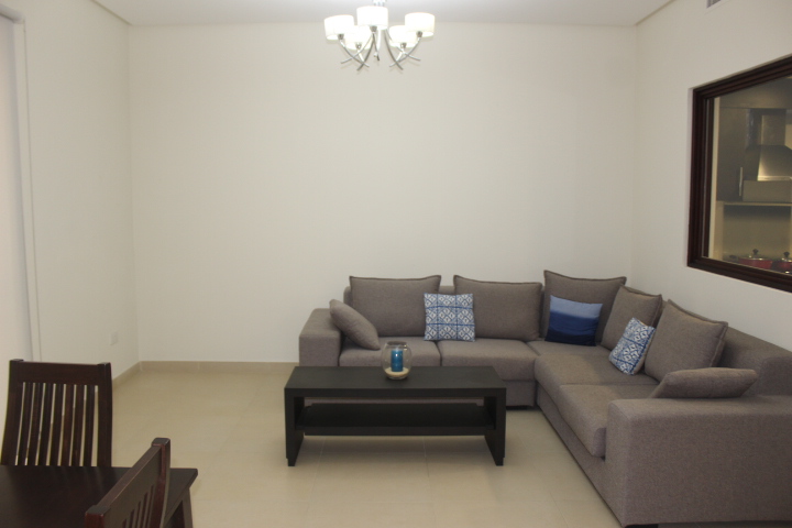 Spacious Modern One Bedroom in Janabiya