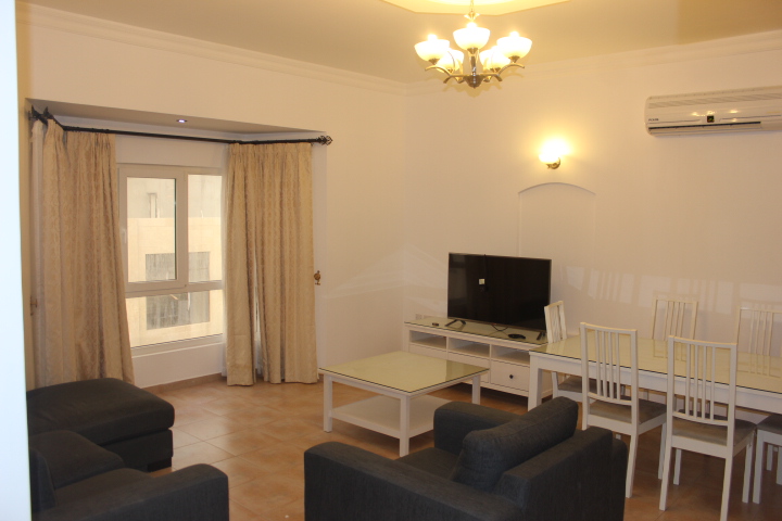 Modern One Bedroom in Saar