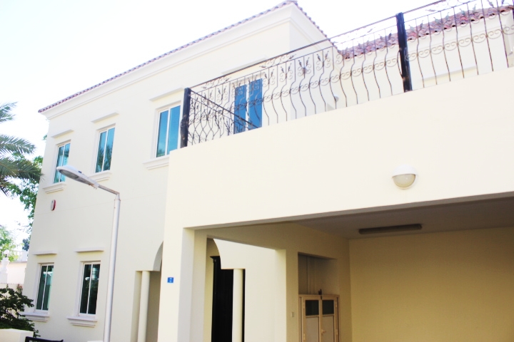 Spacious 4 Bedroom Villa in Saar